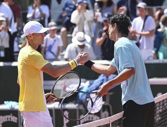 Tennis: French Open A victorious Taro Daniel (R) of Japan shakes hands with Australia s Christopher O Connell after their men s singles first round match at the French Open tennis tournament at Roland Garros in Paris on May 29, 2023.  A14AA0001530297P 