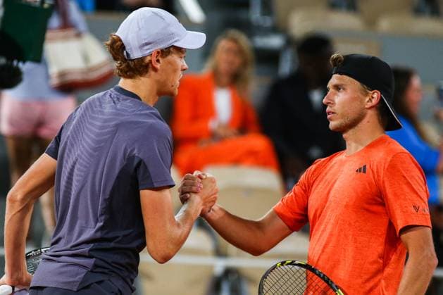 2023 French Open - Day Two Jannik SINNER (ITA) in action during his match against Alexandre MULLER (FRA) on Philippe-CHATRIER court in The French Open Roland Garros 2023 tennis tournament day two. Paris France  Copyright: xIbrahimxEzzatx originalFilename:ezzat-notitle230529_npp0X.jpg