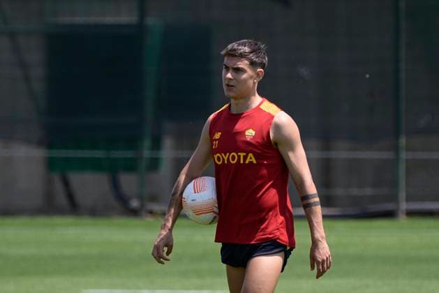 Foto Fabrizio Corradetti LaPresse 30 Maggio 2023 Roma, Italia - Allenamento AS Roma prima della Finale Europa League con il Siviglia - Centro Fulvio Bernardini - Trigoria. Nella foto: Paulo Dybala (AS Roma) May 30, 2023 Rome, Italy - AS Roma training before the Europa League Final with Sevilla - Fulvio Bernardini Center - Trigoria. In the photo: Paulo Dybala (AS Roma)  Copyright: xFabrizioxCorradetti LaPressex