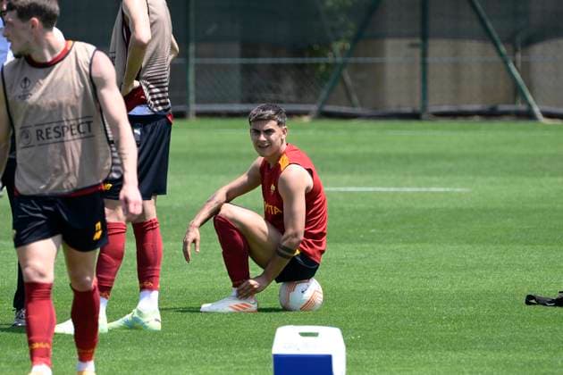 Foto Fabrizio Corradetti LaPresse 30 Maggio 2023 Roma, Italia - Allenamento AS Roma prima della Finale Europa League con il Siviglia - Centro Fulvio Bernardini - Trigoria. Nella foto: Paulo Dybala (AS Roma) May 30, 2023 Rome, Italy - AS Roma training before the Europa League Final with Sevilla - Fulvio Bernardini Center - Trigoria. In the photo: Paulo Dybala (AS Roma)  Copyright: xFabrizioxCorradetti LaPressex