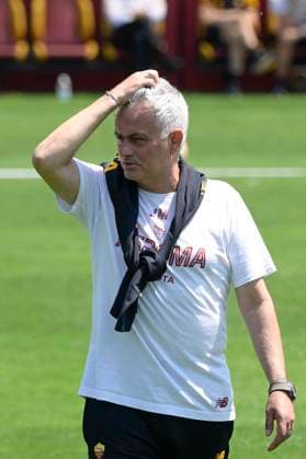 Foto Fabrizio Corradetti LaPresse 30 Maggio 2023 Roma, Italia - Allenamento AS Roma prima della Finale Europa League con il Siviglia - Centro Fulvio BernardinJose™ Mourinho coach (AS Roma) i - Trigoria. Nella foto: May 30, 2023 Rome, Italy - AS Roma training before the Europa League Final with Sevilla - Fulvio Bernardini Center - Trigoria. In the photo: Jose™ Mourinho coach (AS Roma)  Copyright: xFabrizioxCorradetti LaPressex