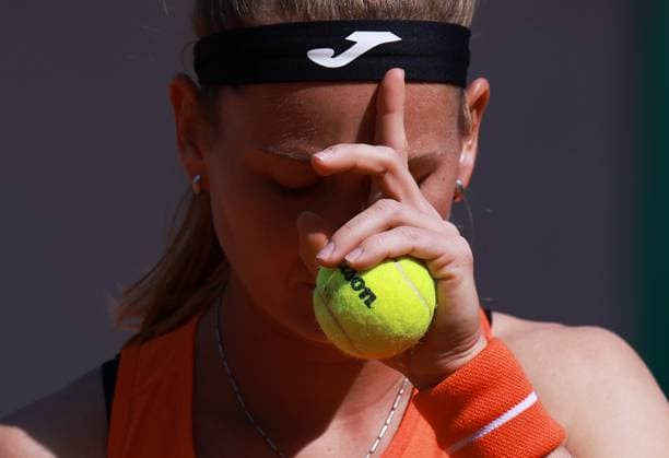 (230530) -- PARIS, May 30, 2023 -- Marie Bouzkova reacts during the women s singles first round match between Wang Xinyu of China and Marie Bouzkova of the Czech Republic at the French Open tennis tournament at Roland Garros in Paris, France, May 30, 2023. ) (SP)FRANCE-PARIS-TENNIS-ROLAND GARROS-FRENCH OPEN-WOMEN S SINGLES GaoxJing 