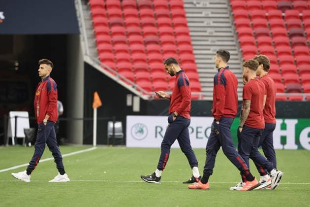 SOCCER - UEFA EL, Sevilla vs Roma BUDAPEST,HUNGARY,30.MAY.23 - SOCCER - UEFA Europa League, final, FC Sevilla vs AS Roma, preview, press conference, PK, Pressekonferenz pitch walk Roma. Image shows players of Roma.  GEPAxpictures xCsabaxDoemoetoer