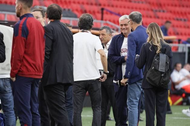 SOCCER - UEFA EL, Sevilla vs Roma BUDAPEST,HUNGARY,30.MAY.23 - SOCCER - UEFA Europa League, final, FC Sevilla vs AS Roma, preview, press conference, PK, Pressekonferenz pitch walk Roma. Image shows head coach Jose Mourinho (Roma).  GEPAxpictures xCsabaxDoemoetoer