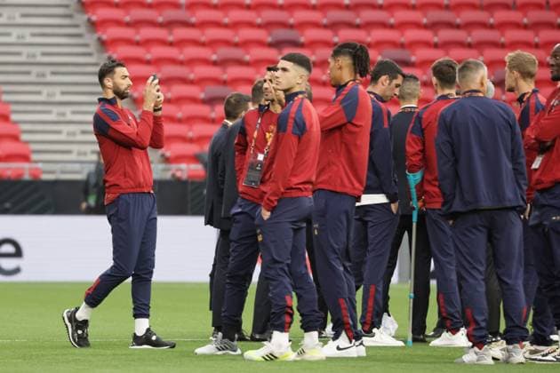 SOCCER - UEFA EL, Sevilla vs Roma BUDAPEST,HUNGARY,30.MAY.23 - SOCCER - UEFA Europa League, final, FC Sevilla vs AS Roma, preview, press conference, PK, Pressekonferenz pitch walk Roma. Image shows players of Roma.  GEPAxpictures xCsabaxDoemoetoer