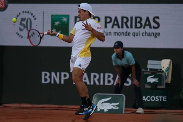 May 31, 2023, Paris, Paris, France: SEBASTIAN BAEZ of Argentina return the ball to GAEL MONFILS of France during the Day 3 of the French Open 2023, Grand Slam tennis tournament at the Roland-Garros Stadium - Paris France..Gael Monfils won : 3-6 6-3 7-5 1-6 7-5 Paris France - ZUMAp119 20230531_zaf_p119_019 Copyright: xPierrexSteveninx