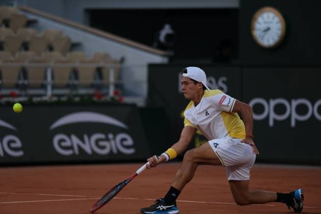 May 31, 2023, Paris, Paris, France: SEBASTIAN BAEZ of Argentina return the ball to GAEL MONFILS of France during the Day 3 of the French Open 2023, Grand Slam tennis tournament at the Roland-Garros Stadium - Paris France..Gael Monfils won : 3-6 6-3 7-5 1-6 7-5 Paris France - ZUMAp119 20230531_zaf_p119_033 Copyright: xPierrexSteveninx