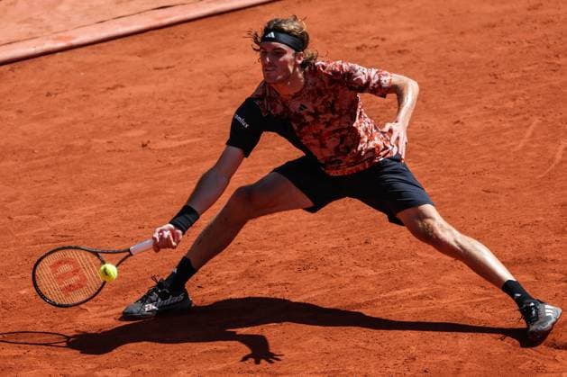 Sport Bilder des Tages 2023 French Open - Day Four Stefanos TSITSIPAS (GRE) in action during his match against Roberto CARBALLES BAENA (ESP) on Suzanne-LENGLEN court in The French Open Roland Garros 2023 tennis tournament day four. Paris France  Copyright: xIbrahimxEzzatx originalFilename:ezzat-notitle230531_np6NN.jpg