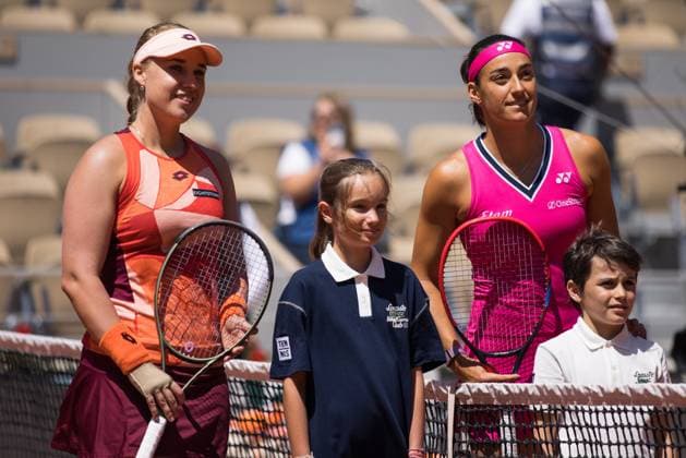 TENNIS - WTA, Tennis Damen French Open 2023 PARIS,FRANCE,31.MAY.23 - TENNIS - WTA Tour, French Open, Roland Garros, Grand Slam. Image shows Anna Blinkova (RUS) and Caroline Garcia (FRA).  GEPAxpictures xFrancoisxAsal