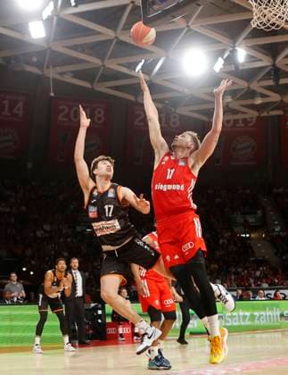 30.05.2023, FC Bayern Basketball vs Ratiopharm Ulm, Audi Dome Muenchen, im Bild: Juan Nunez (Ratiopharm Ulm) vs Jan Wimberg (FCB Basketball)