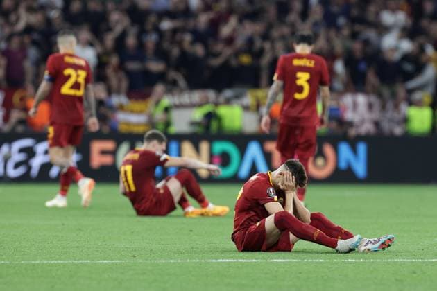 Sport Themen der Woche KW22 Sport Bilder des Tages Dejection of Stephan El Shaarawy of AS Roma at the end of the Europa League Final between Sevilla FC and AS Roma at Puskas Arena stadium in Budapest (Hungary), May 31st, 2023. cesarexpurini