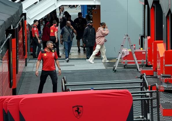 Formel 1 AWS Grand Prix von Spanien 2023 01.06.2023, Circuit de Catalunya, Barcelona, Formel 1 AWS Grand Prix von Spanien 2023 , im Bild Lewis Hamilton (GBR), Mercedes-AMG Petronas Formula One Team bei Ferrari