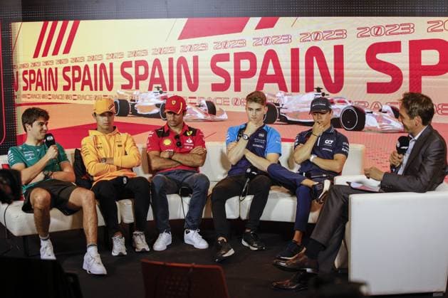 press conference, PK, Pressekonferenz STROLL Lance (can), Aston Martin F1 Team AMR23, portrait NORRIS Lando (gbr), McLaren F1 Team MCL60, portrait SAINZ Carlos (spa), Scuderia Ferrari SF-23, portrait SARGEANT Logan (usa), Williams Racing FW45, portrait DE VRIES Nyck (ned), Scuderia AlphaTauri AT04, portrait during the Formula 1 AWS Gran Premio de Espana 2023, 7th round of the 2023 Formula One World Championship, WM, Weltmeisterschaft from June 2 to 4, 2023 on the Circuit de Barcelona-Catalunya, in Montmelo, Spain - F1 - SPANISH GRAND PRIX 2023 DPPI Panoramic 00123014__R5_6886