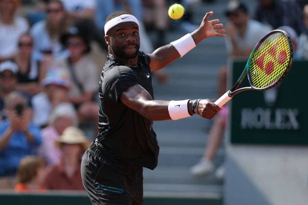 June 1, 2023, Paris, Paris, France: FRANCES TIAFOE of USA return the ball to ASLAN KARATSEV of Russia during the Day 5.of the French Open 2023, Grand Slam tennis tournament at the Roland-Garros Stadium - Paris France Paris France - ZUMAp119 20230601_zaf_p119_066 Copyright: xPierrexSteveninx