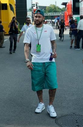 Formel 1 AWS Grand Prix von Spanien 2023 01.06.2023, Circuit de Catalunya, Barcelona, Formel 1 AWS Grand Prix von Spanien 2023 , im Bild Der brasilianische Fussballstar Neymar jr. im Fahrerlager.
