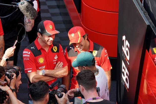 Formel 1 AWS Grand Prix von Spanien 2023 01.06.2023, Circuit de Catalunya, Barcelona, Formel 1 AWS Grand Prix von Spanien 2023 , im Bild Der brasilianische Fussballstar Neymar jr. mit Charles Leclerc (MCO), Scuderia Ferrari und Carlos Sainz Jr. (ESP), Scuderia Ferrari
