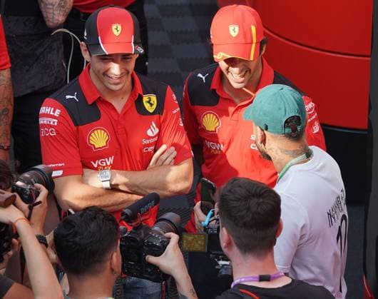Formel 1 AWS Grand Prix von Spanien 2023 01.06.2023, Circuit de Catalunya, Barcelona, Formel 1 AWS Grand Prix von Spanien 2023 , im Bild Der brasilianische Fussballstar Neymar jr. mit Charles Leclerc (MCO), Scuderia Ferrari und Carlos Sainz Jr. (ESP), Scuderia Ferrari