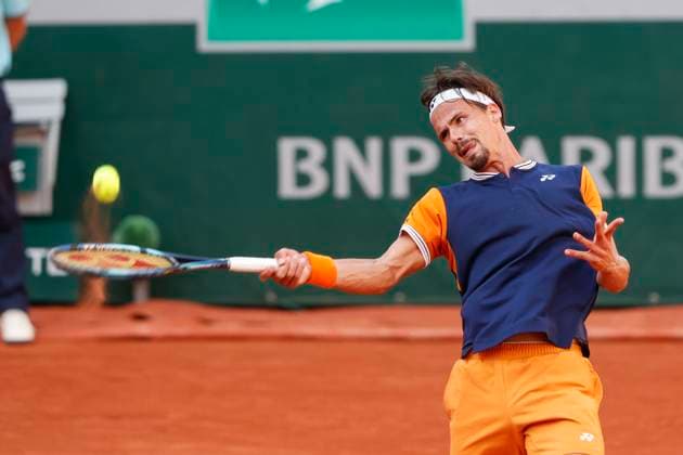 Daniel Altmaier (GER) jubelt nach dem Sieg, Jubel, Freude, Emotion Tennis - French Open 2023 - Grand Slam ATP, Tennis Herren WTA, Tennis Damen ITF - Roland Garros - Paris - - France - 1 June 2023. Copyright: xJuergenxHasenkopfx