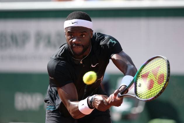 June 1, 2023, Paris, Paris, France: FRANCES TIAFOE of USA return the ball to A. KARATSEV of Russia during the Day 5.of the French Open 2023, Grand Slam tennis tournament at the Roland-Garros Stadium - Paris France Paris France - ZUMAp119 20230601_zaf_p119_061 Copyright: xPierrexSteveninx