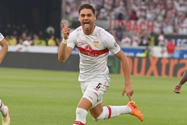 Sport Themen der Woche KW22 Sport Bilder des Tages Torjubel Konstantinos MAVROPANOS (VFB Stuttgart) nach Tor zum 1-0, Aktion,,Jubel,Freude,Begeisterung, Fussball 1. Bundesliga Saison 2022 2023, Relegation 1.Spiel. VFB Stuttgart-Hamburger SV am 01.06.2023, Mercedes Benz Arena Stuttgart Â *** Goal celebration Konstantinos MAVROPANOS VFB Stuttgart after goal to the 1 0, action,, jubilation, joy, enthusiasm, football 1 Bundesliga season 2022 2023, relegation 1 game VFB Stuttgart Hamburger SV on 01 06 2023, Mercedes Benz Arena Stuttgart Â