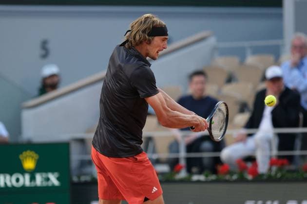 June 1, 2023, Paris, Paris, France: ALEXANDER ZVEREV of Germany return the ball to ALEX MOLCAN of Slovakia during the Day 5 of the French Open 2023, Grand Slam tennis tournament at the Roland-Garros Stadium - Paris France Paris France - ZUMAp119 20230601_zaf_p119_108 Copyright: xPierrexSteveninx