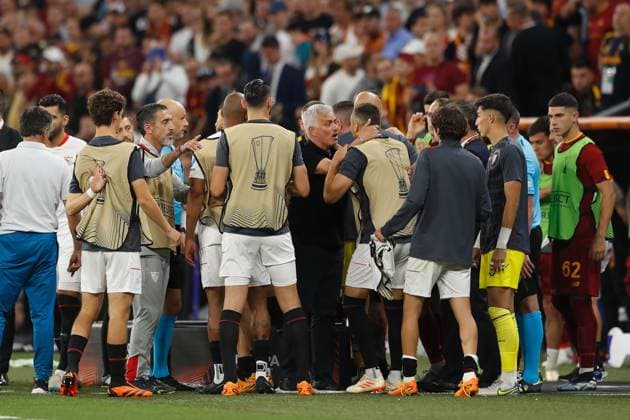 Jose Mourinho (Roma), MAY 31, 2023 - Football Soccer : Mourinho appeases the Sevilla players during UEFA Europa League final 2023 Budapest match between Sevilla FC 1 (PK 4-1) 1 AS Roma at the Puskas Arena in Budapest, Hungary. Noxthirdxpartyxsales  (220204648)