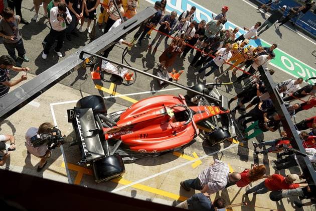 Formel 1 AWS Grand Prix von Spanien 2023 02.06.2023, Circuit de Catalunya, Barcelona, Formel 1 AWS Grand Prix von Spanien 2023 , im Bild Neues Aerodynamik Uptdate am Auto von Carlos Sainz Jr. (ESP), Scuderia Ferrari