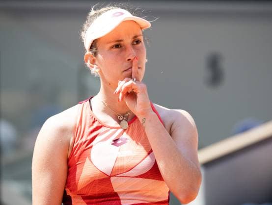 Belgian Elise Mertens reacts during a tennis match between Belgian Mertens (WTA28) and US Pegula (WTA3), in the third round of the women s singles at the Roland Garros French Open tennis tournament in Paris, France, Friday 02 June 2023. BENOITxDOPPAGNE  x68300990x