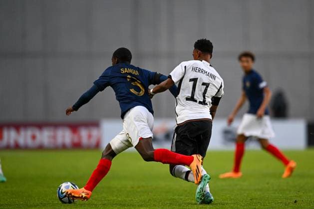 UEFA European Football Championship - Under 17 Final - Germany vs France aFrance U17, U 17 Ä™s Nhoa Sangui nd Germany U17™s Charles Hermann in action during the final phase Under-17 Championship Hungary 2023 soccer match Germany U17 vs. France U17 at the Nandor Hidegkuti Stadion stadium in Budapest, Hungary, 2nd of June 2023 Budapest Hidegkuti Nandor Stadium Hungary Copyright: xVinnyxOrlandox xLiveMediax LPS_958735