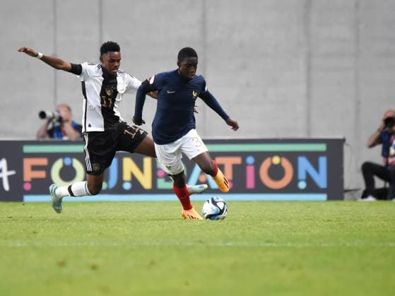 Sport Bilder des Tages June 2, 2023, Felcsut, Fejer County, Hungary: Charles Herrmann of Germany and Nhoa Sangui of France tackle on the European Under 17 Championship Final between Germany and France Felcsut Hungary - ZUMAs291 20230602_zip_s291_009 Copyright: xBalintxSzentgallayx