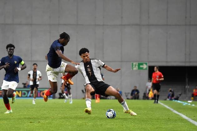 June 2, 2023, Felcsut, Fejer County, Hungary: Paris Brunner of Germany and Yvann Titi of France tackle on the European Under 17 Championship Final between Germany and France Felcsut Hungary - ZUMAs291 20230602_zip_s291_015 Copyright: xBalintxSzentgallayx