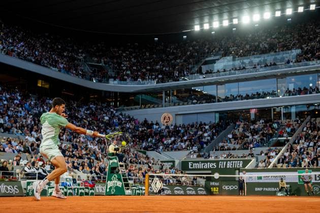 230602 Carlos Alcaraz of Spain competes in men?s third round singles tennis match during Roland-Garros on June 2, 2023 in Paris. Photo: Vegard Grott BILDBYRAN kod VG VG0445 bbeng tennis french open franska öppna ATP, Tennis Herren roland garros grand slam spania Copyright: VEGARDxGRoTT BB230602VG015