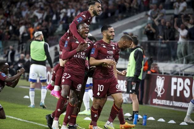 Joie des joueurs de l equipe Metz apres le but de MAZIZ YOUSSEF 10 FOOTBALL : Metz vs Bastia- Ligue 2 -02 06 2023 ElyxandroCegarra Panoramic 
