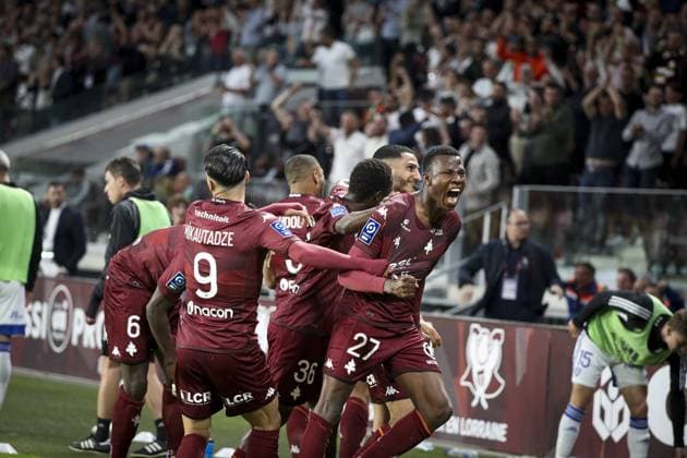 Joie des joueurs de l equipe Metz apres le but de MAZIZ YOUSSEF 10 FOOTBALL : Metz vs Bastia- Ligue 2 -02 06 2023 ElyxandroCegarra Panoramic 