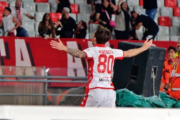 Leonardo Benedetti (SSC Bari) celebrates after scoring a goal during Play Off - Semifinals - SSC Bari vs FC Sudtirol, Italian soccer Serie B match in Bari, Italy, June 02 2023  Copyright: xEmmanuelexMastrodonato LiveMediax xLivexMediax 0 IPA_IPA38391713