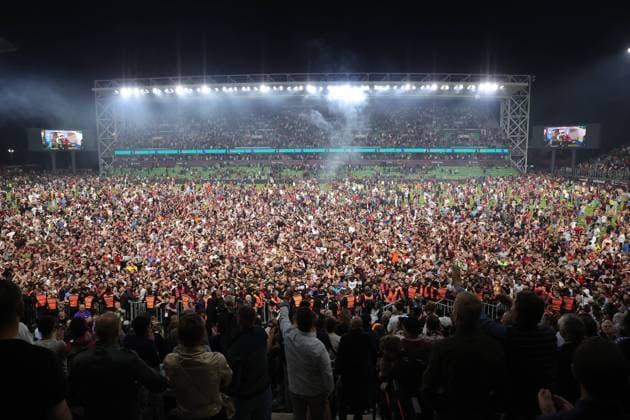 Sport Bilder des Tages Fin du match - Joie des joueurs de l equipe Metz apres sa victoire FOOTBALL : Metz vs Bastia- Ligue 2 -02 06 2023 ElyxandroCegarra Panoramic 