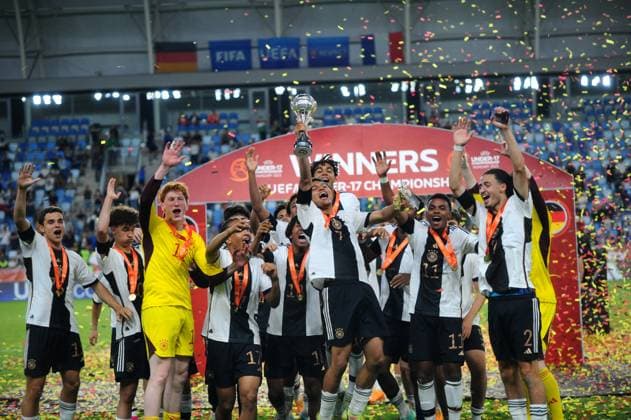 June 2, 2023, Felcsut, Fejer County, Hungary: The team of Germany celebrates after winning the European Under 17 Championship Final between Germany and France Felcsut Hungary - ZUMAs291 20230602_zip_s291_053 Copyright: xBalintxSzentgallayx