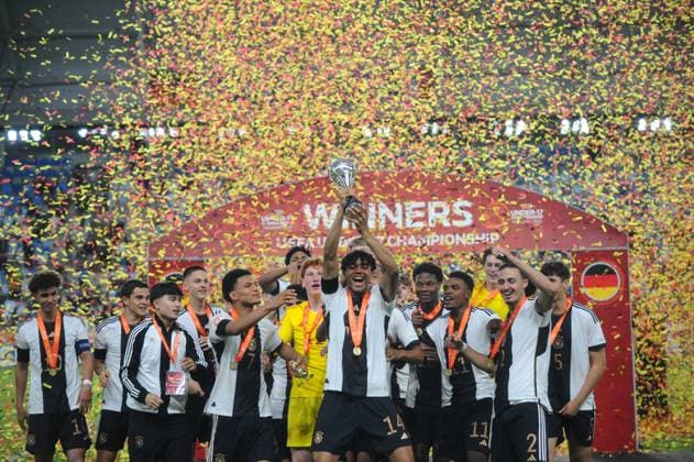 June 2, 2023, Felcsut, Fejer County, Hungary: The team of Germany celebrates after winning the European Under 17 Championship Final between Germany and France Felcsut Hungary - ZUMAs291 20230602_zip_s291_049 Copyright: xBalintxSzentgallayx