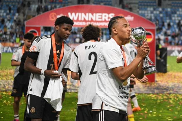UEFA European Football Championship - Under 17 Final - Germany vs France Happiness of Germany U17, U 17 after win the final phase Under-17 Championship Hungary 2023 soccer match vs. France U17 at the Nandor Hidegkuti Stadion stadium in Budapest, Hungary, 2nd of June 2023 Budapest Hidegkuti Nandor Stadium Hungary Copyright: xVinnyxOrlandox xLiveMediax LPS_959202