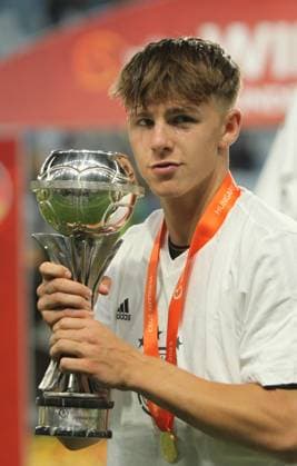 02.06.2023 Budapest(Hungary) Germany-France U-17 Under-17 European men s football championship final Finn Jeltsch Germany European U17, U 17 champion trophy :