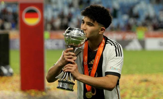 02.06.2023 Budapest(Hungary) Germany-France U-17 Under-17 European men s football championship final Fayssal Harchaoui Germany with European U17, U 17 champion trophy :
