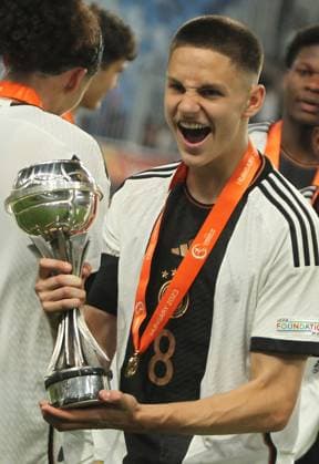 02.06.2023 Budapest(Hungary) Germany-France U-17 Under-17 European men s football championship final Bence Dardai Germany European U17, U 17 champion trophy :