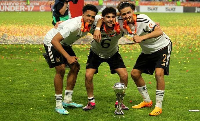 02.06.2023 Budapest(Hungary) Germany-France U-17 Under-17 European men s football championship final Almugera Kabar(L),Fayssal Harchaoui(C),Taylan Bulut(R) Germany European U17, U 17 champion trophy :