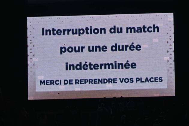 interruption de jeu suite a l envahissement du terrain par les supporters du Havre quelques secondes avant le coup de sifflet final FOOTBALL : Le Havre vs Dijon - 38e journee Ligue2 BKT - 02 06 2023 JBAutissier Panoramic 