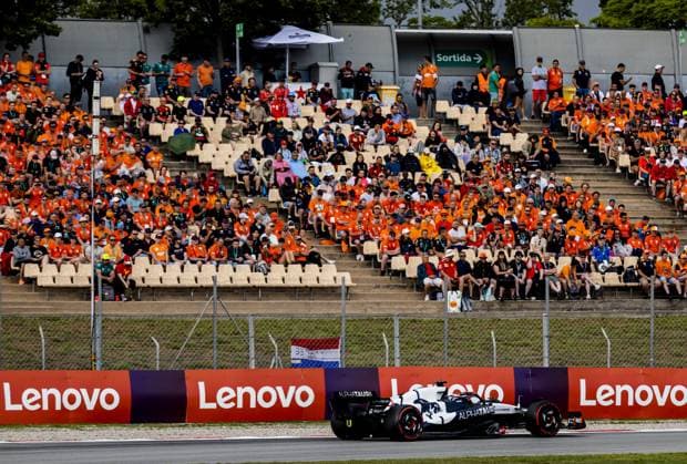 BARCELONA - Nyck de Vries (AlphaTauri) drives past the Orange Grandstand during the 3rd free practice for the Grand Prix of Spain. ANP SEM VAN DER WAL F1 Grand Prix of Spain - Practice 2023 xVIxANPxSportx xxANPxIVx 470802410 originalFilename: 470802410.jpg
