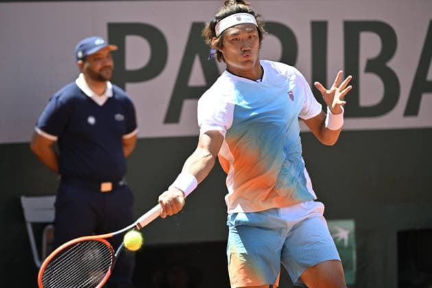 Tennis : Roland Garros 2023 - France - Zhang Zhizhen - Chine Tennis : Roland Garros 2023 - France - 03 06 23 ChrysleneCaillaud Panoramic 
