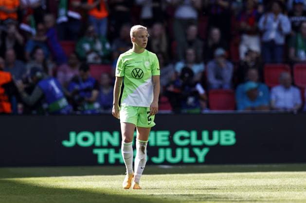EINDHOVEN - Lynn Wilms of VfL Wolfsburg is disappointed after the 3-2 during the UEFA Champions League Final for Women between FC Barcelona, Barca and VfL Wolfsburg at Phillips stadium on June 3, 2023 in Eindhoven, Netherlands. ANP MAURICE VAN STONE Women s UEFA Champions League FINAL 2022 2023 xVIxANPxSportx xxANPxIVx 470812047 originalFilename: 470812047.jpg