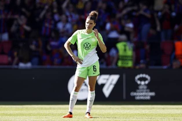 EINDHOVEN - Dominique Janssen of VfL Wolfsburg is disappointed after the 3-2 during the UEFA Champions League Final for Women between FC Barcelona, Barca and VfL Wolfsburg at Phillips stadium on June 3, 2023 in Eindhoven, Netherlands. ANP MAURICE VAN STONE Women s UEFA Champions League FINAL 2022 2023 xVIxANPxSportx xxANPxIVx 470812431 originalFilename: 470812431.jpg