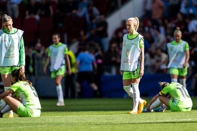 230603 Rebecka Blomqvist of Wolfsburg looks dejected after losing the UEFA Women s Champions League final match between Barcelona and Wolfsburg on June 3, 2023 in Eindhoven. Photo: Ludvig Thunman BILDBYRAN kod LT LT0533 fotboll football soccer fotball champions league final barcelona wolfsburg dam bbeng depp Copyright: LUDVIGxTHUNMAN BB230603LT120