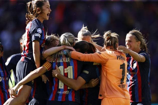 EINDHOVEN - FC Barcelona, Barca celebrates the victory after the UEFA Champions League Final for Women between FC Barcelona and Vfl Wolfsburg at Phillips stadium on June 3, 2023 in Eindhoven, Netherlands. ANP MAURICE VAN STONE Women s UEFA Champions League FINAL 2022 2023 xVIxANPxSportx xxANPxIVx 470814069 originalFilename: 470814069.jpg